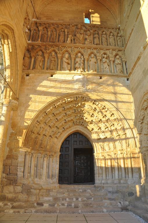Las Cantigas Villalcazar de Sirga Экстерьер фото