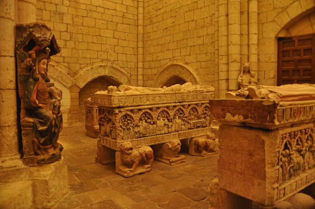 Las Cantigas Villalcazar de Sirga Экстерьер фото