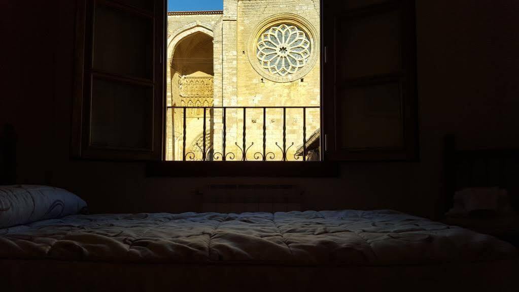 Las Cantigas Villalcazar de Sirga Экстерьер фото